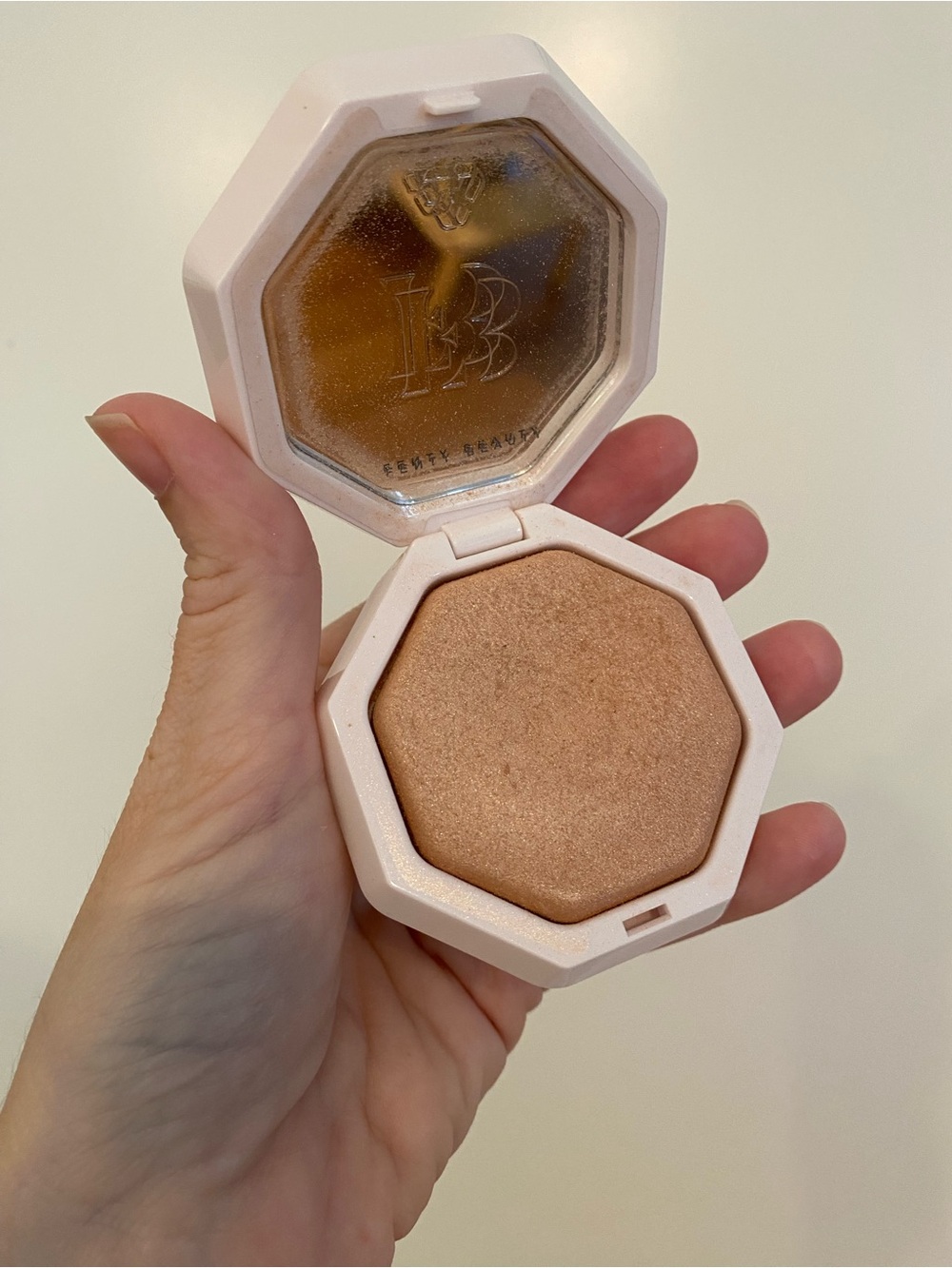 Fenty Beauty Demi’Glow Light-Diffusing Highlighter